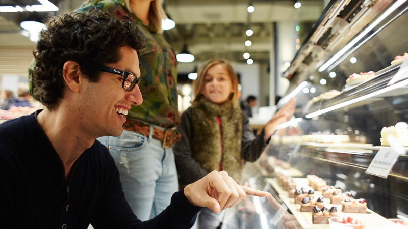 deli-counter-man-800x450